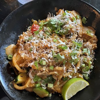 Ahan - Red curry udon - Laotian Near Me - Madison, Wisconsin Ahan - Red curry udon - Laotian Near Me - Madison, Wisconsin