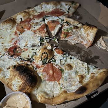 Urban Crust - Margherita Pizzq - lacks flavor, quite disappointing - too bad! - Pizza Near Me - Plano, Texas Urban Crust - Margherita Pizzq - lacks flavor, quite disappointing - too bad! - Pizza Near Me - Plano, Texas