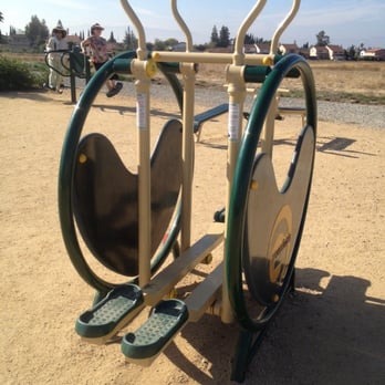 Commodore Park - Ski workout - Playgrounds Near Me - San Jose, California