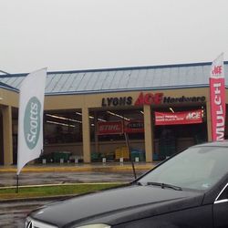 Lyons Do It Best Hardware - Store front