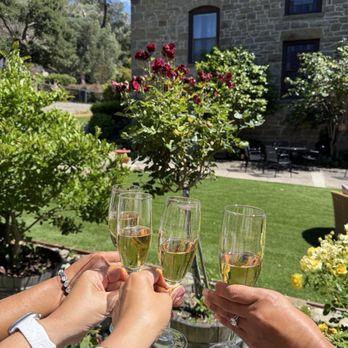 Elliston Vineyards - Wineries Near Me - Sunol, California