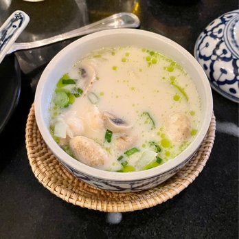 Valla Table - Coconut curry soup - Thai Near Me - New York, New York Valla Table - Coconut curry soup - Thai Near Me - New York, New York