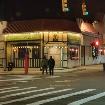 Donovan's Pub - Burgers Near Me - Woodside, New York Donovan's Pub - Burgers Near Me - Woodside, New York