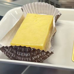 Le Macaron French Pastries - Lemon Bar