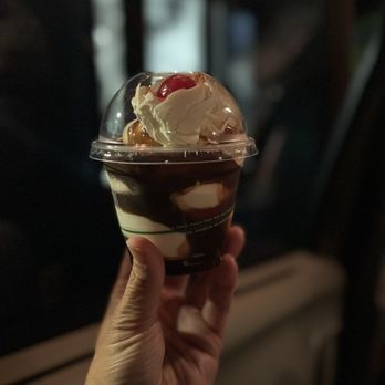 Sonic Drive-In - Hot fudge sundae - Burgers Near Me - Kahului, Hawaii