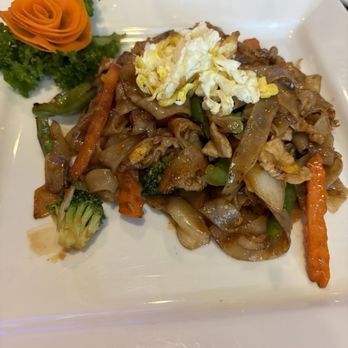 Lum Thai Restaurant - Pad woon sen with pad see ew noodles. Unbelievable, so amazing. - Thai Near Me - Jacksonville, Florida Lum Thai Restaurant - Pad woon sen with pad see ew noodles. Unbelievable, so amazing. - Thai Near Me - Jacksonville, Florida