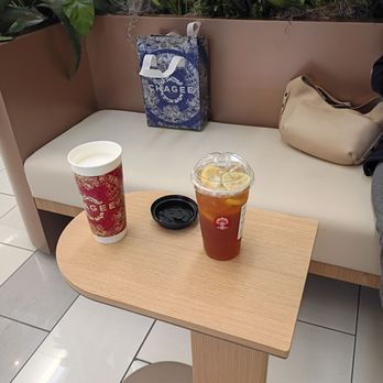 Chagee Modern Teahouse - Sweet new seats! - Coffee & Tea Near Me - Culver City, California Chagee Modern Teahouse - Sweet new seats! - Coffee & Tea Near Me - Culver City, California