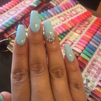 Bella Nails and Spa - Full Set with Design - Nail Salons Near Me - Seattle, Washington