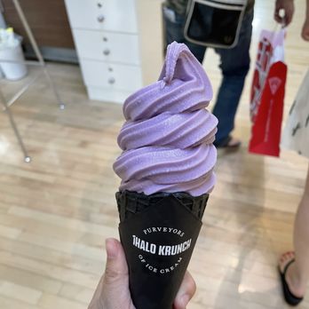 iHalo Krunch - Ube - Ice Cream & Frozen Yogurt Near Me - Toronto, Ontario iHalo Krunch - Ube - Ice Cream & Frozen Yogurt Near Me - Toronto, Ontario