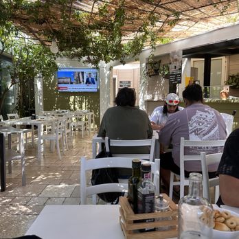 Taverna Degli Amici - Italian Near Me - Castellana Grotte, BA Taverna Degli Amici - Italian Near Me - Castellana Grotte, BA