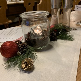 Wirtshaus am Freilandmuseum - Christmas table decor - German Near Me - Bad Windsheim, BY Wirtshaus am Freilandmuseum - Christmas table decor - German Near Me - Bad Windsheim, BY