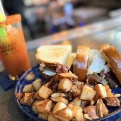 Gaslamp Breakfast Company - Brioche Breakfast Sammy