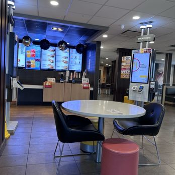 McDonald's - Counter area - Fast Food Near Me - Los Angeles, California McDonald's - Counter area - Fast Food Near Me - Los Angeles, California