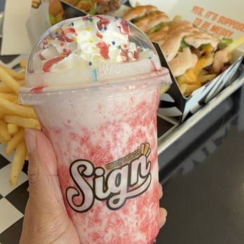 Sign Smash'd Burger - Strawberry milkshake - Burgers Near Me - Orange, California Sign Smash'd Burger - Strawberry milkshake - Burgers Near Me - Orange, California