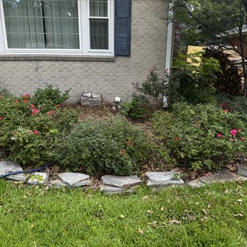 Kiri’s Helping Hands - Flowerbed - Landscaping Near Me - Crossett, Arkansas Kiri’s Helping Hands - Flowerbed - Landscaping Near Me - Crossett, Arkansas
