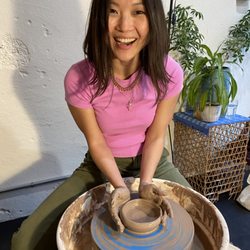 Studio Kusi - Private pottery class student