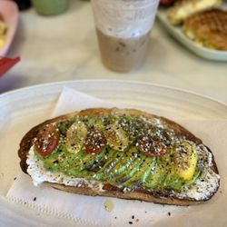 Long Story Short Cafe - Avocado Toast