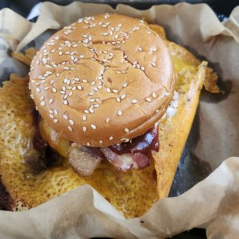 Squeeze Burger & Brew - Burgers Near Me - Stockton, California Squeeze Burger & Brew - Burgers Near Me - Stockton, California