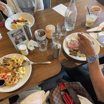 Pinstripes - Easter Brunch with all the fixings - Bowling Near Me - San Mateo, California
