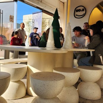 HOJI Tea Community - Community Seatings - Bubble Tea Near Me - Pasadena, California