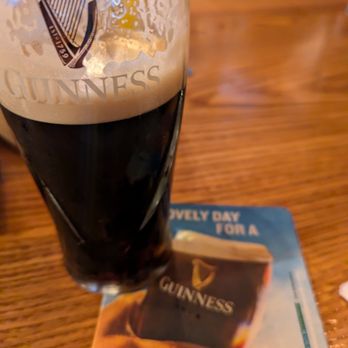 Kelly's Cellars - Guinness at Kelly's Cellars, Belfast - Pubs Near Me - Belfast, BFS