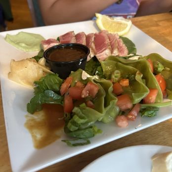Cafe Adirondack - Dumplings and ahi tuna - Cafes Near Me - Pottersville, New York