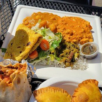 The Big Elephant Kitchen - tofu and chickpea curry with samosas - Indian Near Me - Portland, Oregon The Big Elephant Kitchen - tofu and chickpea curry with samosas - Indian Near Me - Portland, Oregon