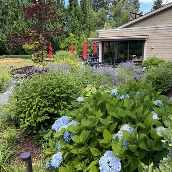 Cedarbrook Lodge - Hotels Near Me - SeaTac, Washington
