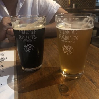 Cinco Raíces - Orquidea, malva silvestre - Bars Near Me - Ensenada, BCN