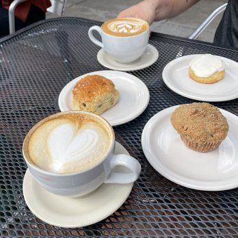 Broadway Café - Outside seating, cappuccino, apple cinnamon, scone, biscotti - Coffee & Tea Near Me - Kansas City, Missouri Broadway Café - Outside seating, cappuccino, apple cinnamon, scone, biscotti - Coffee & Tea Near Me - Kansas City, Missouri