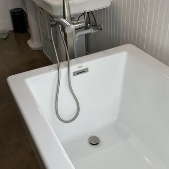Apache Plumbing - Tub and sink fixture installation. - Plumbing Near Me - San Marcos, Texas Apache Plumbing - Tub and sink fixture installation. - Plumbing Near Me - San Marcos, Texas