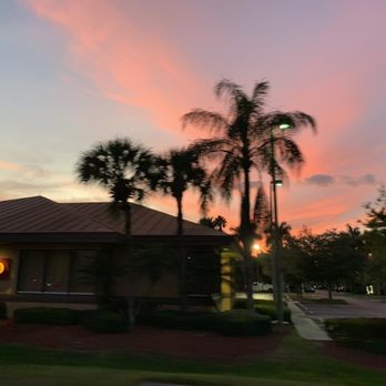 Wells Fargo Bank - Banks & Credit Unions Near Me - Naples, Florida Wells Fargo Bank - Banks & Credit Unions Near Me - Naples, Florida