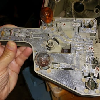 4-Auto Parts - Defective tail light component from 4-Auto Parts. This clown becomes a hillbilly asshole from hell when you seek resolution. - Auto Parts & Supplies Near Me - Kansas City, Missouri