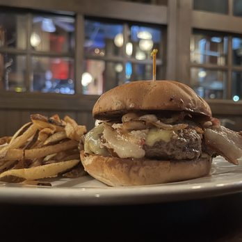 William Jeffrey's Tavern - Burger - American Near Me - Arlington, Virginia William Jeffrey's Tavern - Burger - American Near Me - Arlington, Virginia