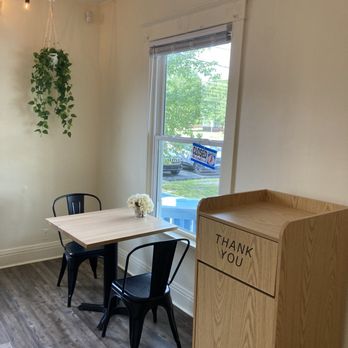 La Petite Bakery & Cafe - Bakeries Near Me - Beaver Falls, Pennsylvania
