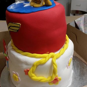 Smallcakes - Cupcakes Near Me - Rosenberg, Texas