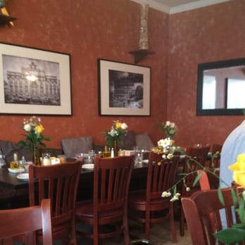 River Street Restaurant - Dining area - Italian Near Me - Milford, Connecticut River Street Restaurant - Dining area - Italian Near Me - Milford, Connecticut