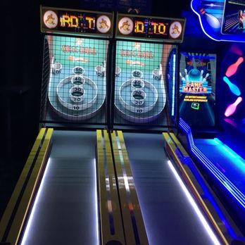 Dave & Buster's Westbury - Arcades Near Me - Westbury, New York