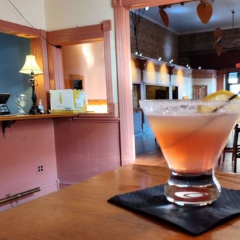 202 North Main Fine Wines, Spirits & Music Room/Top Shelf Speakeasy