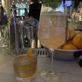 Violí Naples - Old fashioned and strawberry spritz - Desserts Near Me - Naples, Florida
