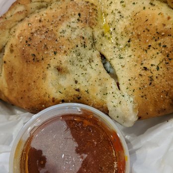 Halftime Pizza - Vegetarian calzone - Pizza Near Me - San Antonio, Texas