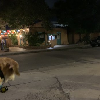 AbqTours - Plaza with tour guide, Brianna's dog and plaza where Confederate soldier "Sarge" has been sighted - Historical Tours Near Me - Albuquerque, New Mexico
