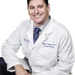 Samano Aesthetics - Dr. Gregory Samano offers complimentary consultations to all patients wanting to learn more about aesthetic services.