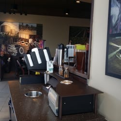 Starbucks - Condiments station