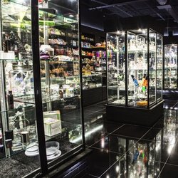 Rock N Roll It Smoke and Vape Shop - Tomball