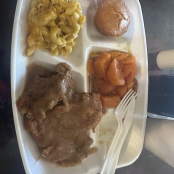 Bully's Restaurant - Barbeque Near Me - Jackson, Mississippi