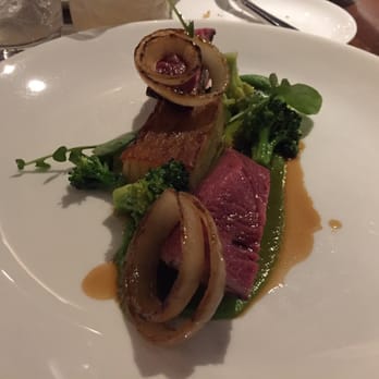 Canoe - Wellington county strip loin - Canadian (New) Near Me - Toronto, Ontario