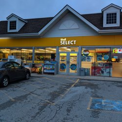 Shell - Outside the convenience store looking at the entrance & front of building. May 2019