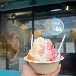 Exterior outside entrance of Little Aloha - Large shaved ice! Lilikoi, watermelon and lychee! - San Francisco, California Exterior outside entrance of Little Aloha - Large shaved ice! Lilikoi, watermelon and lychee! - San Francisco, California