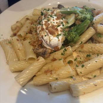 The Cheesecake Factory - American Near Me - Roseville, California